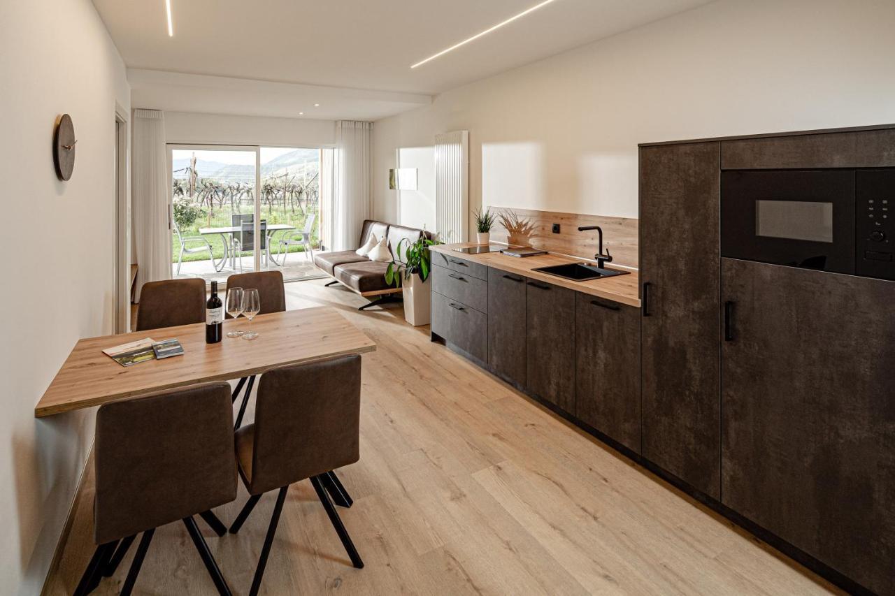Praelatenhof Wine & Apartments Калдаро Екстериор снимка