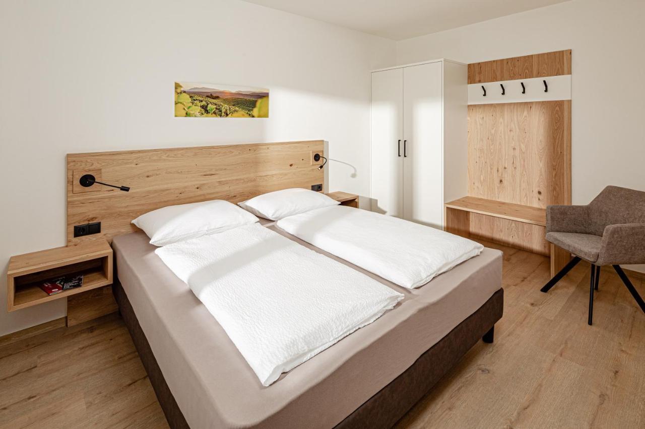 Praelatenhof Wine & Apartments Калдаро Екстериор снимка